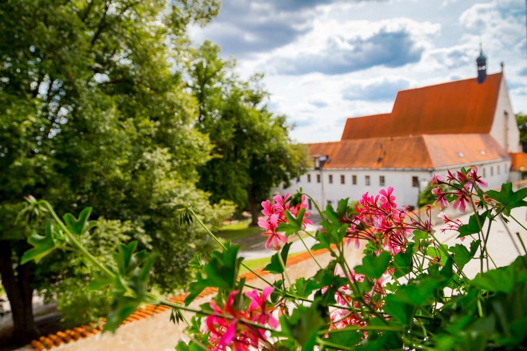Pstrossova Vila - U Klasterni Zahrady Bechyne Luaran gambar
